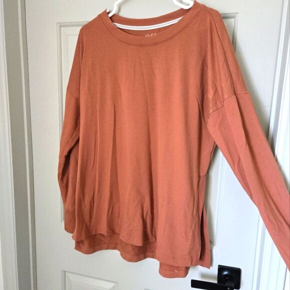 Wonderly Studio Long Sleeve Sweatshirt Size L - Picture 5 of 5
